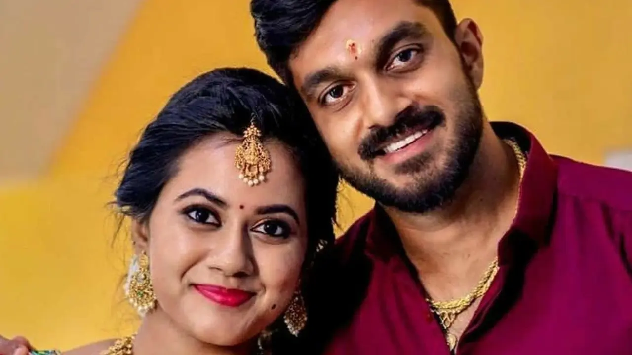 Cricketer Vijay Shankar Gets Married With Fiancee Vaishali, Here Are Some Pictures From The Ceremony