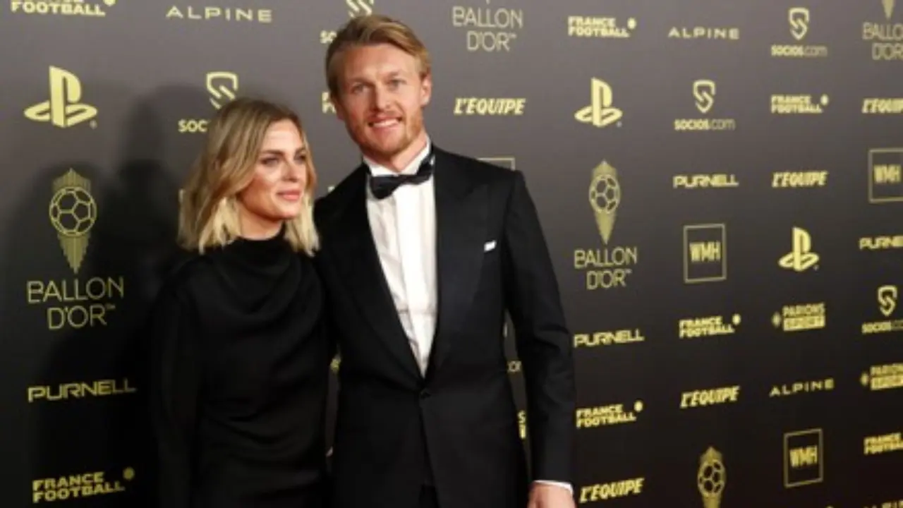 Simon Kjaer wife is Elina Gollert