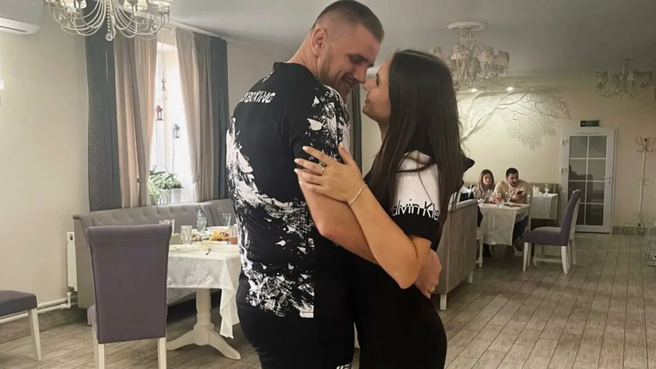 Alexandr-Romanov-Wife