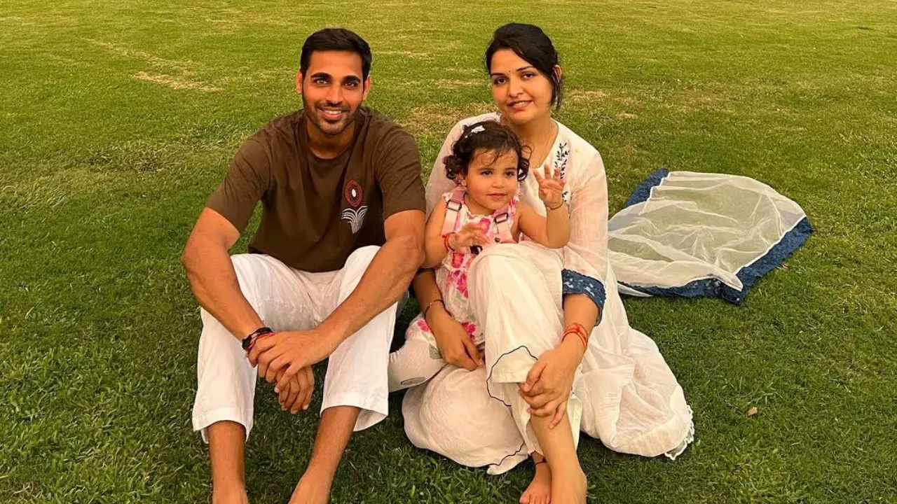 Bhuvneshwar Kumar with his wife Nupur Nagar