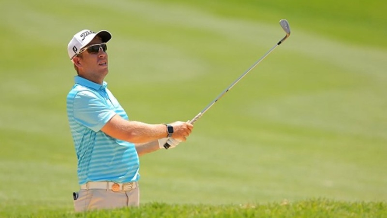 Oliver Bekker's Biography