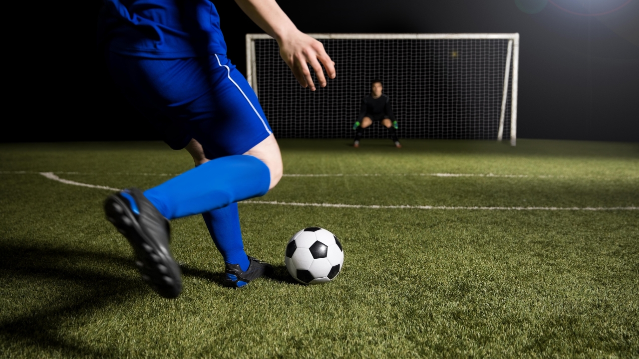 How Fast Do Soccer Players Kick the Ball How Fast Do Soccer Players Kick the Ball