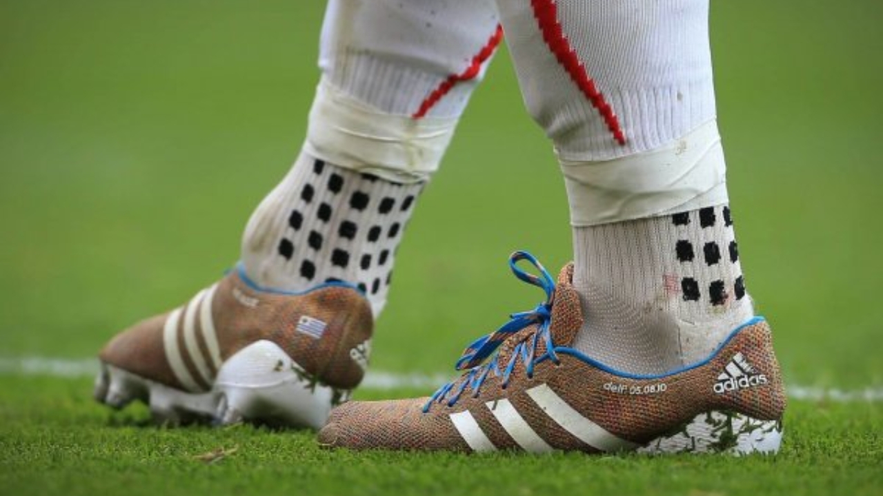 How to Cut Soccer Socks How to Cut Soccer Socks