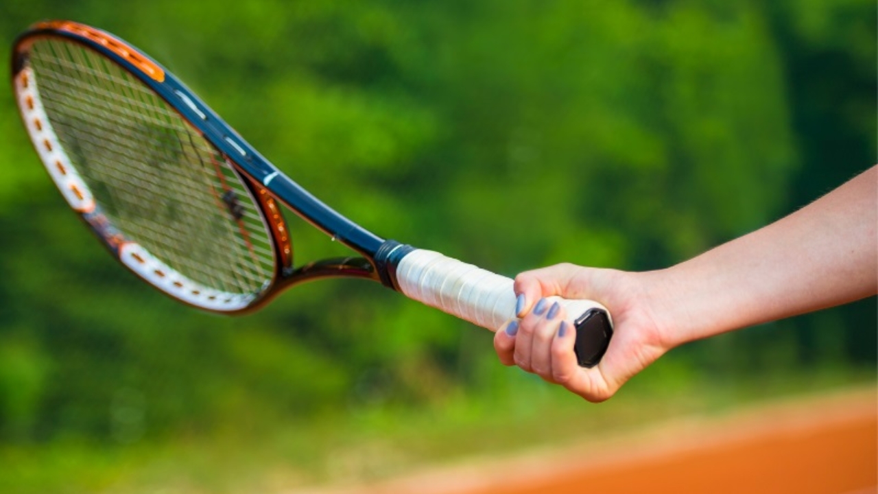 The Ultimate Semi-Western Forehand Grip Tutorial for Tennis Players