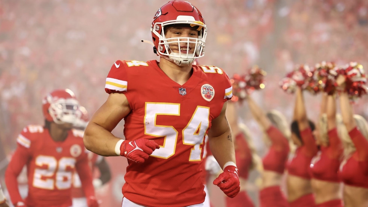 Leo Chenal's Biography