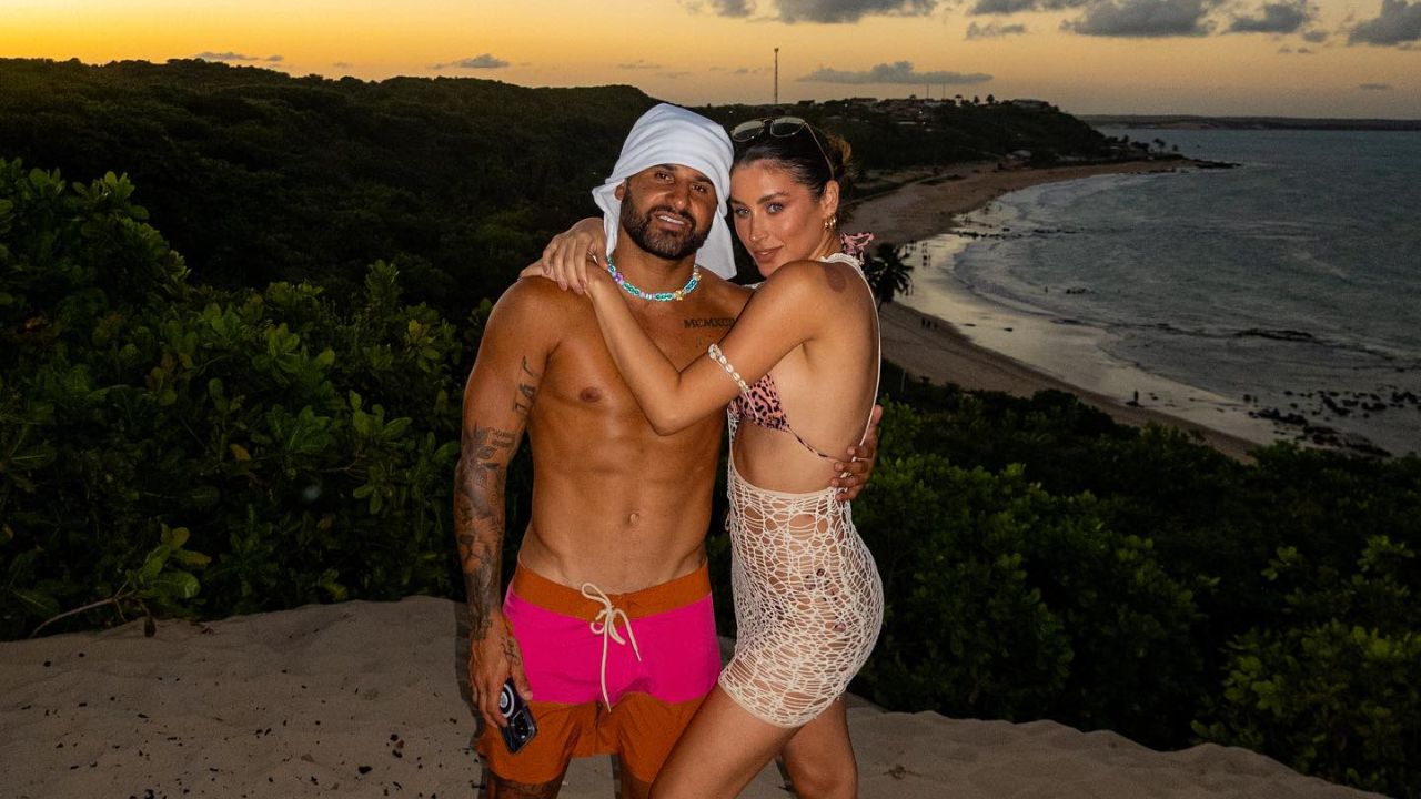 Italo Ferreira with his girlfriend Giovana Das