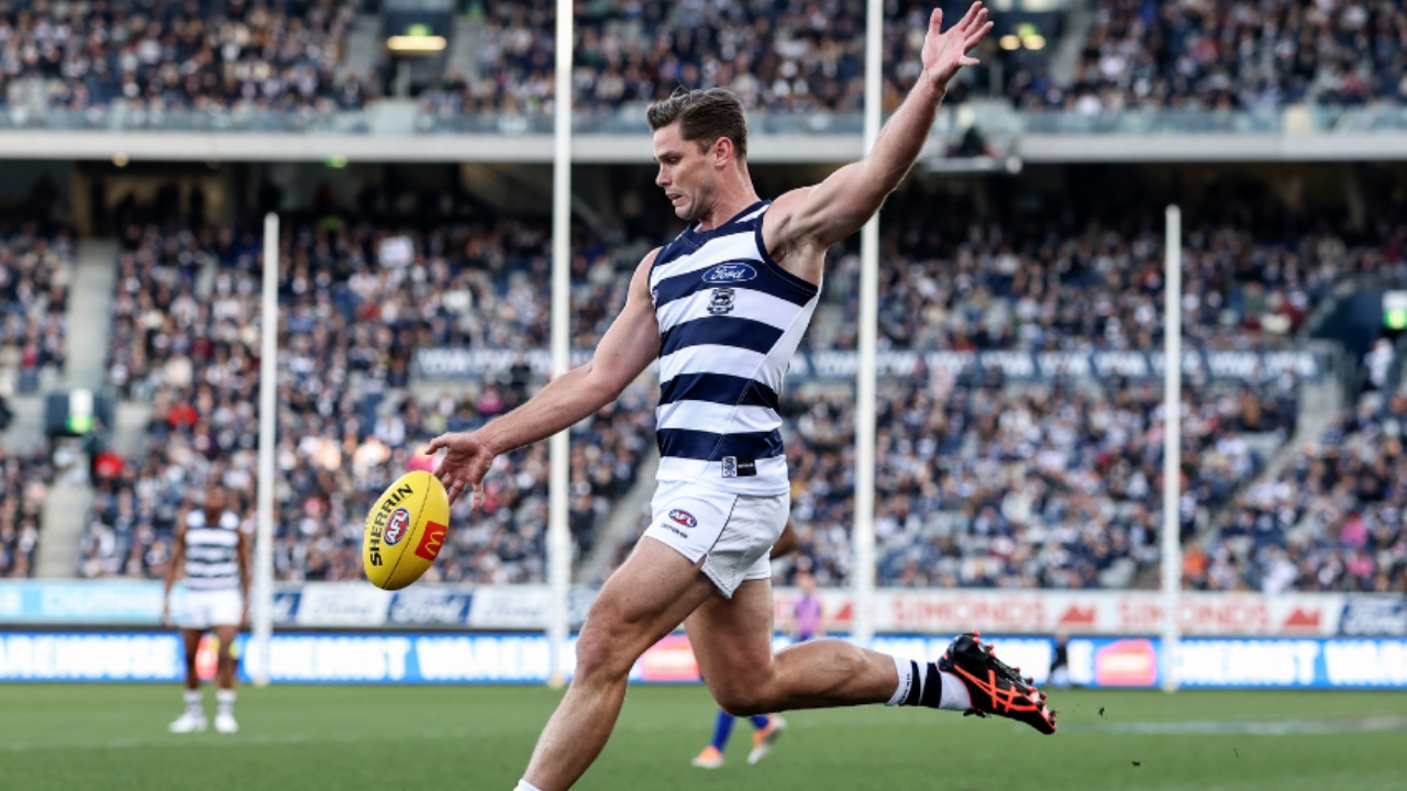 Tom Hawkins Biography