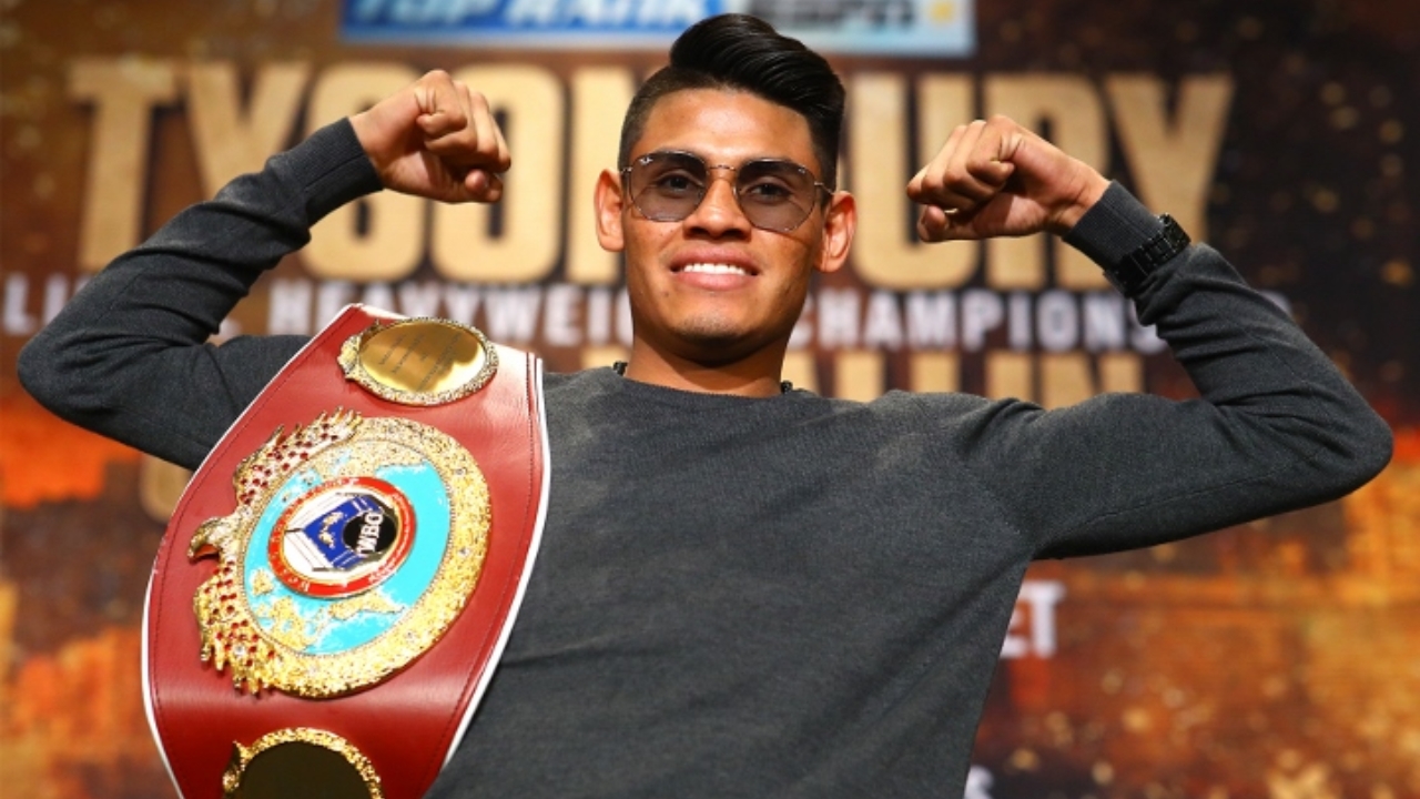 Emanuel Navarrete Net Worth Details