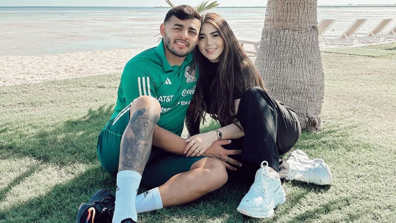 Alexis Vega is currently in a relationship with Mexican model Paula Gonzalez.