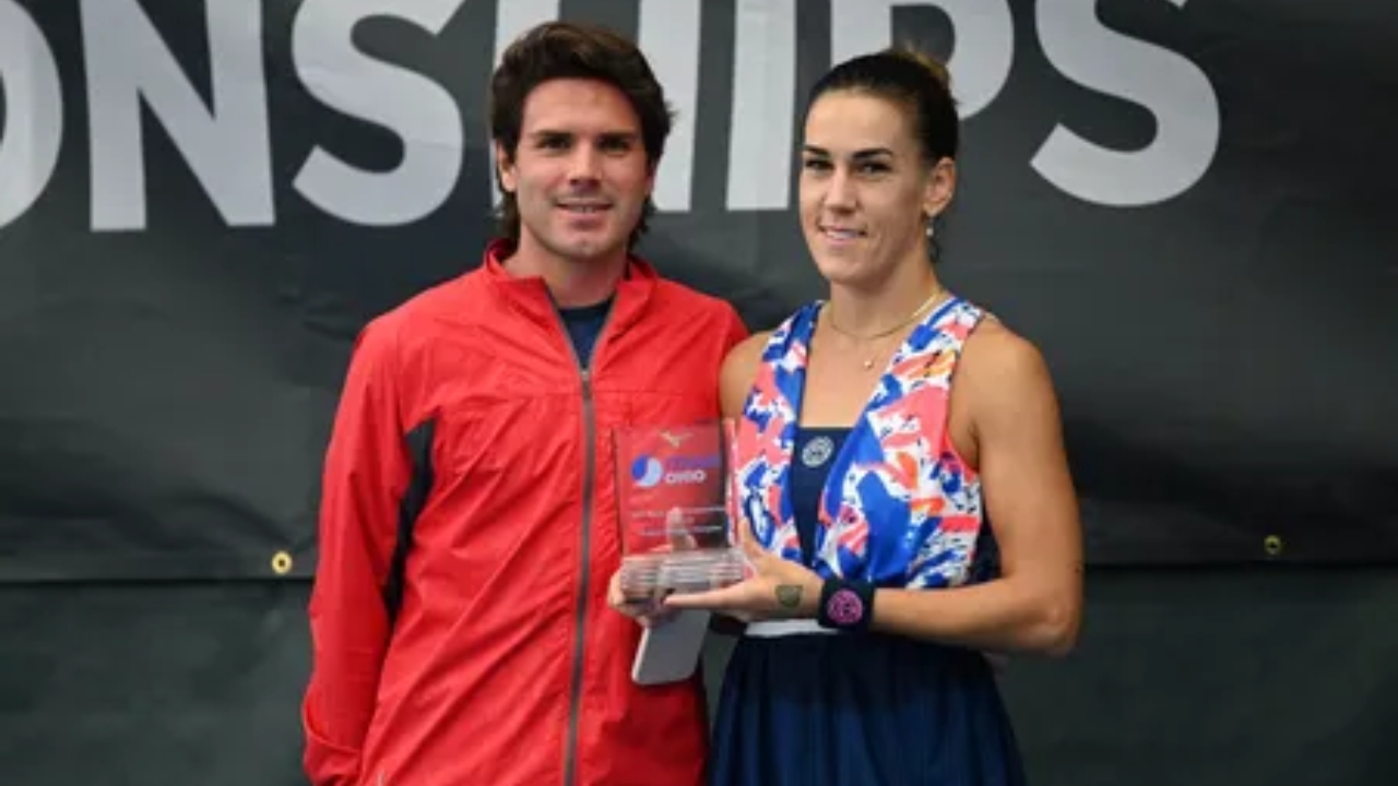 Carlos Boluda Purkiss is currently in a relationship with fellow tennis player Nuria Parrizas Diaz.