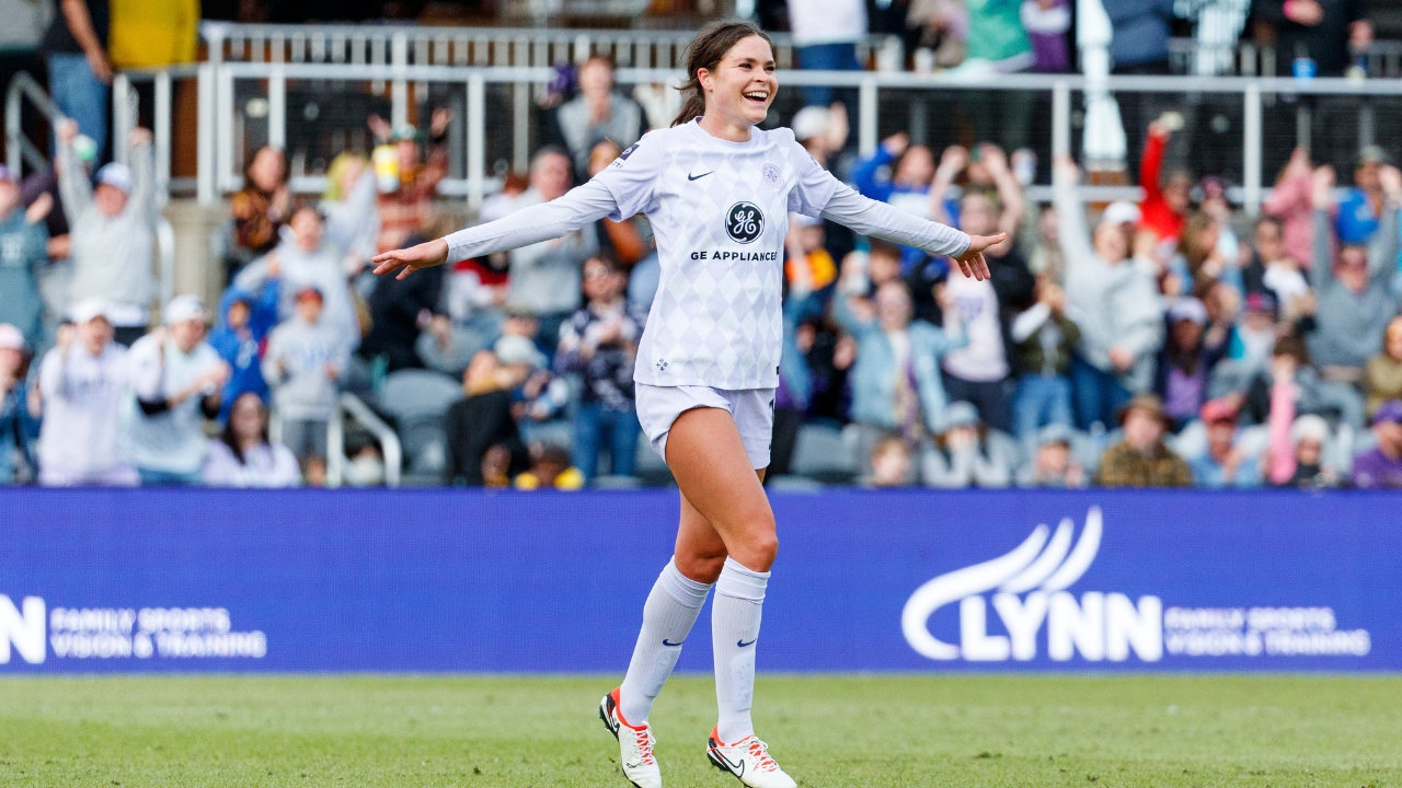 J J Wolf Girlfriend Emma Sears