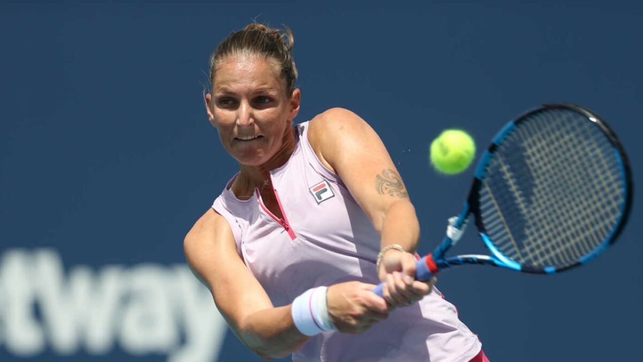 Karolna Plková Biography