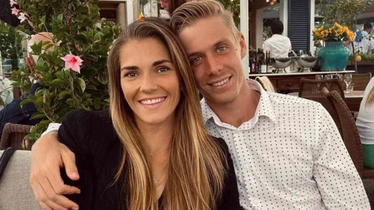 Mirjam Björklund is in a relationship with Denis Shapovalov.