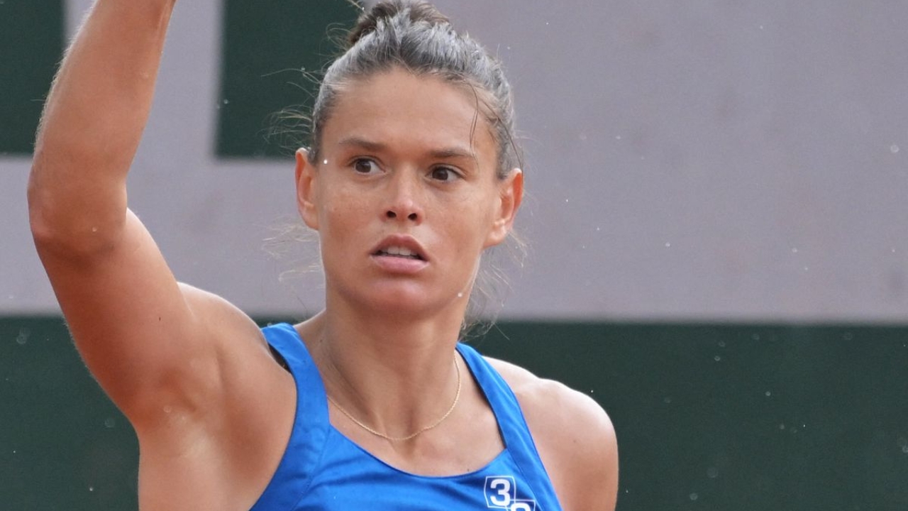 Chloé Paquet Net Worth Details