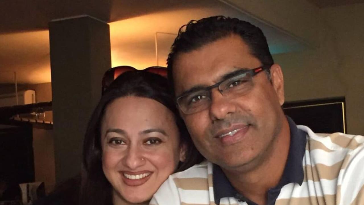Waqar Younis is married to Dr. Faryal Waqar Younis