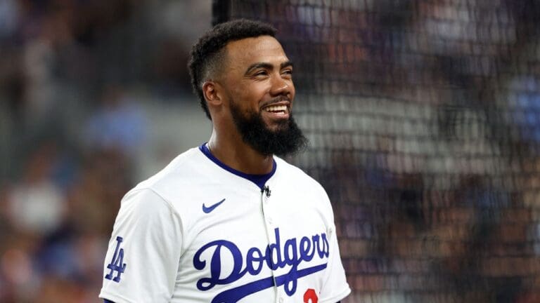 Teoscar Hernandez Net Worth Details
