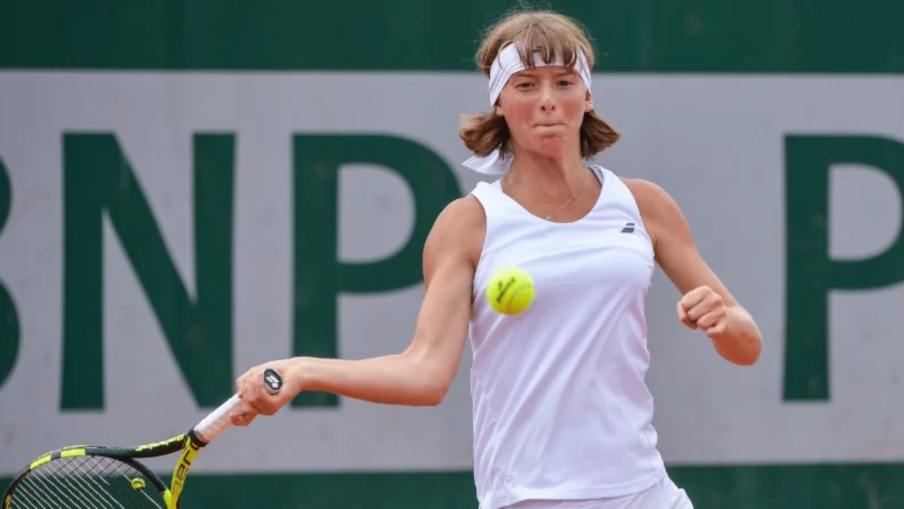 Manon Léonard's Net Worth Details