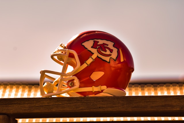 red Kansas City Chiefs helmet red Kansas City Chiefs helmet