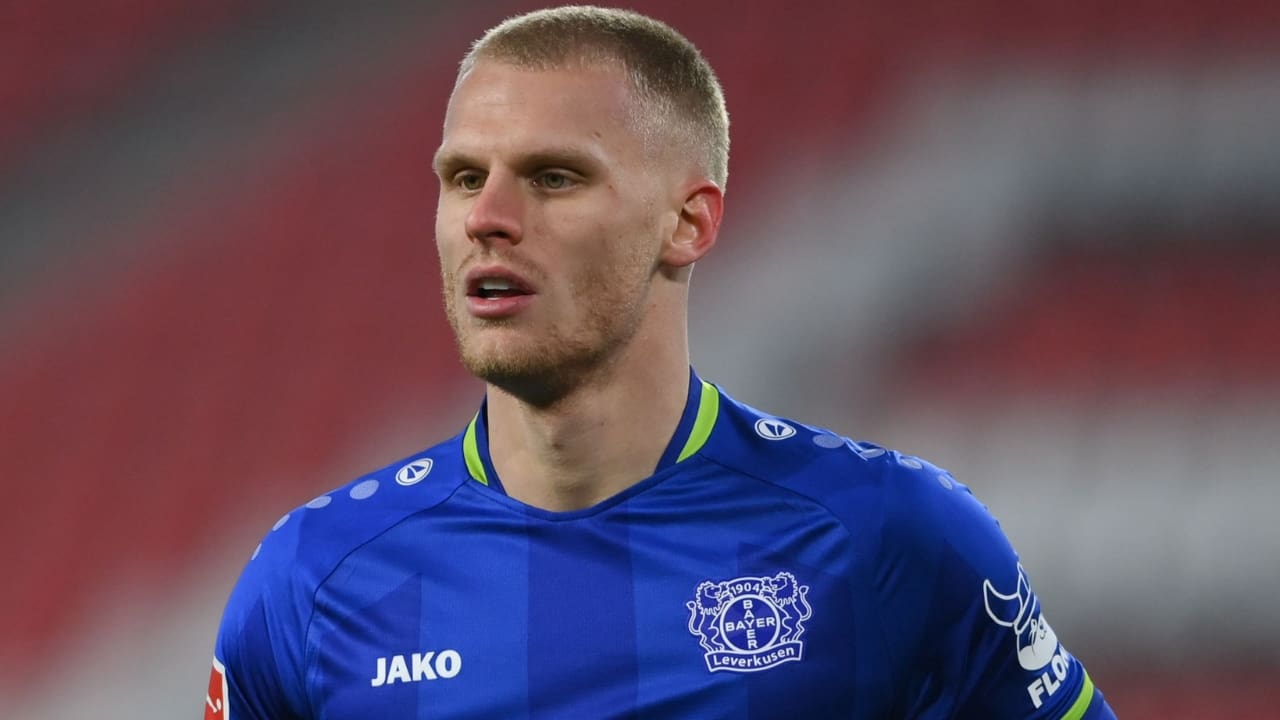 Mitchel Bakker's Net Worth Details