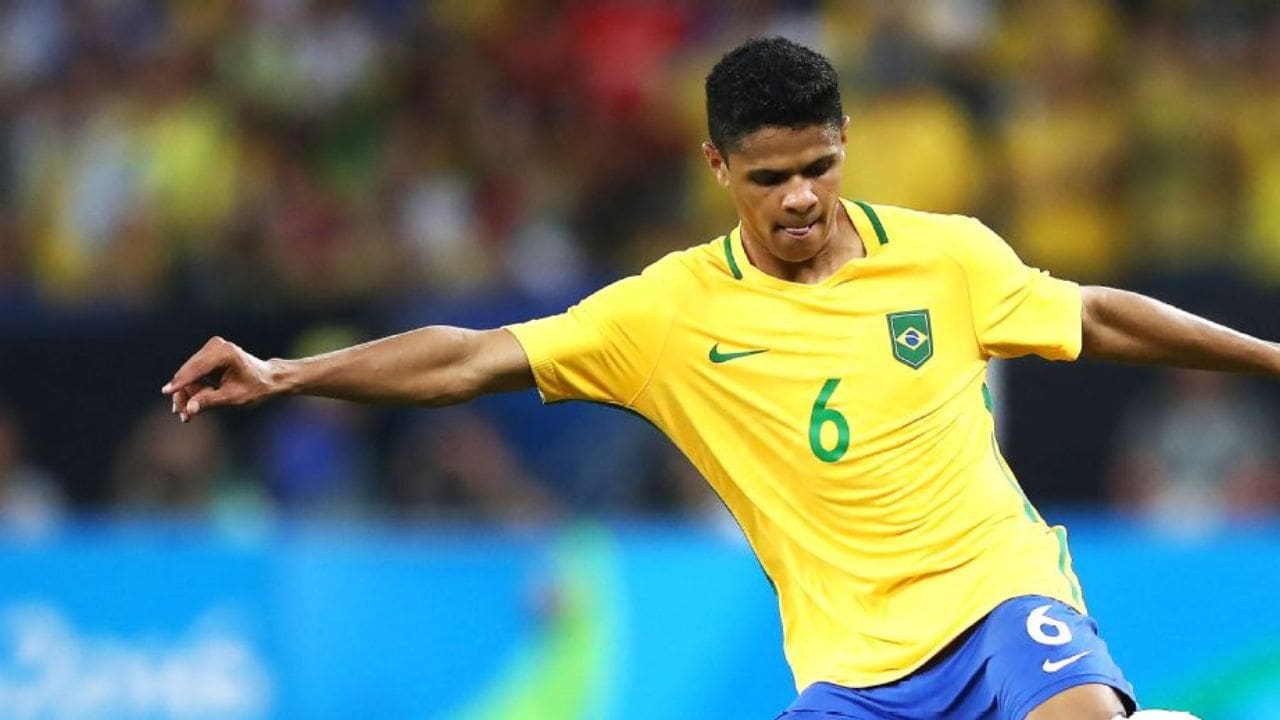 Douglas Santos Net Worth Details