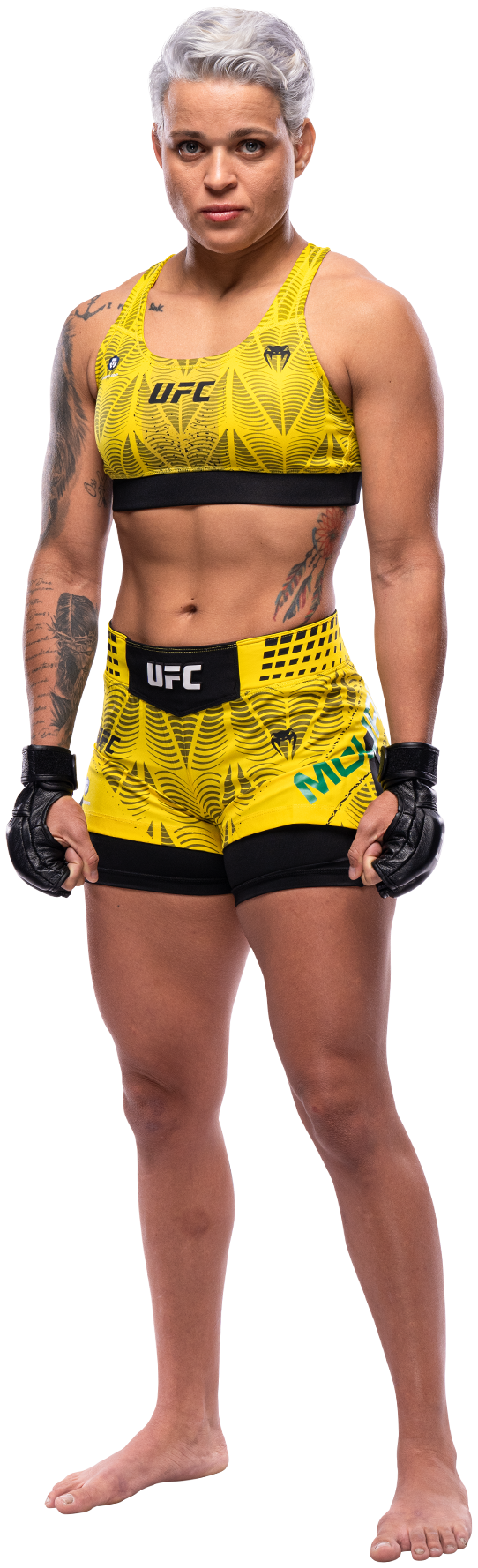 Eduarda Moura full-body stance
